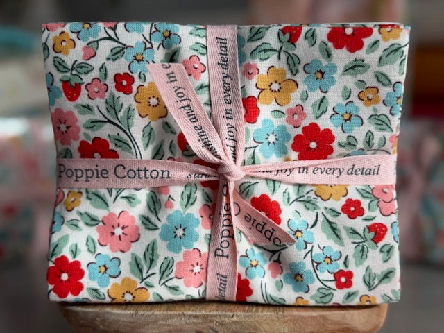 Poppie Cotton — Farmhouse Fancy — Fat Quarter Bundle — 20 pcs — by Elea Lutz
