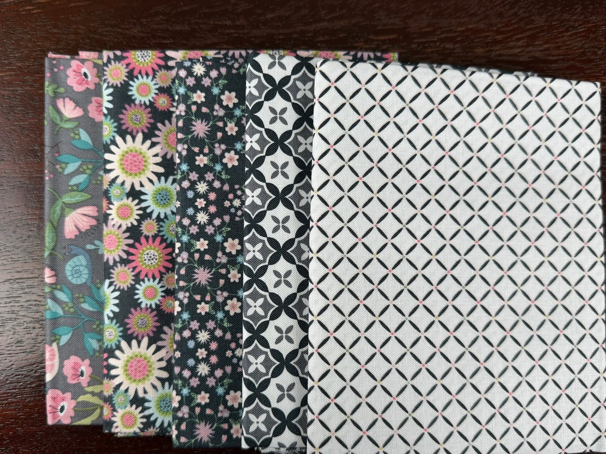 Le Petit Escargot by Lori Woods for Poppie Cotton — 18-Piece Fat Quarter Bundle