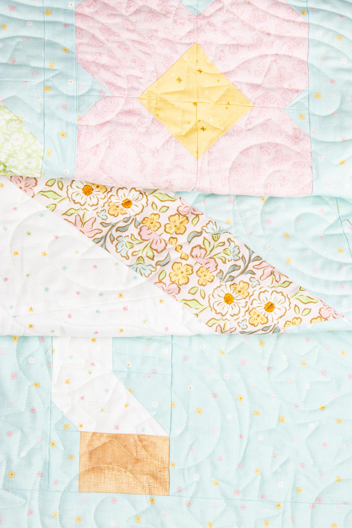 Little Posies Unicorn Garden Quilt Kit  Riley Blake Designs  Apples & Beavers Pattern  KT-18320