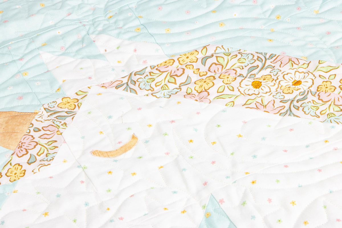 Little Posies Unicorn Garden Quilt Kit  Riley Blake Designs  Apples & Beavers Pattern  KT-18320