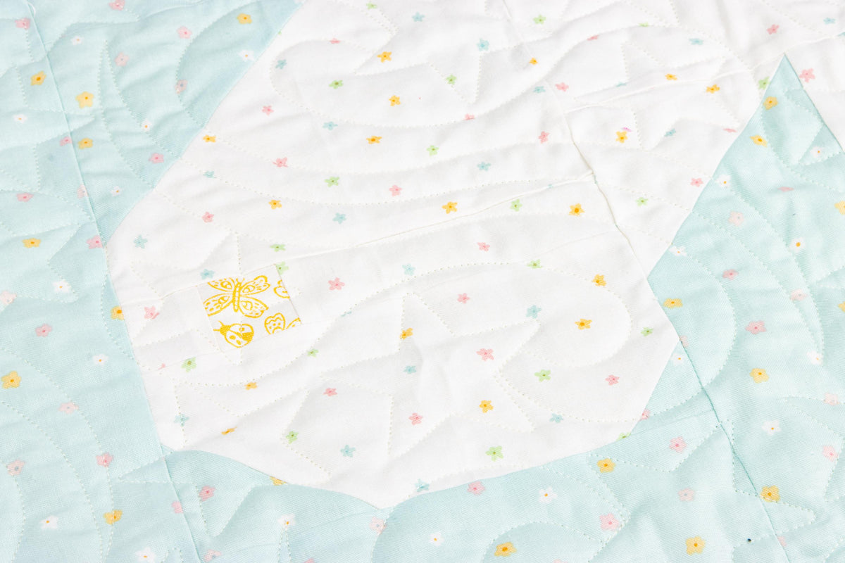 Little Posies Unicorn Garden Quilt Kit  Riley Blake Designs  Apples & Beavers Pattern  KT-18320