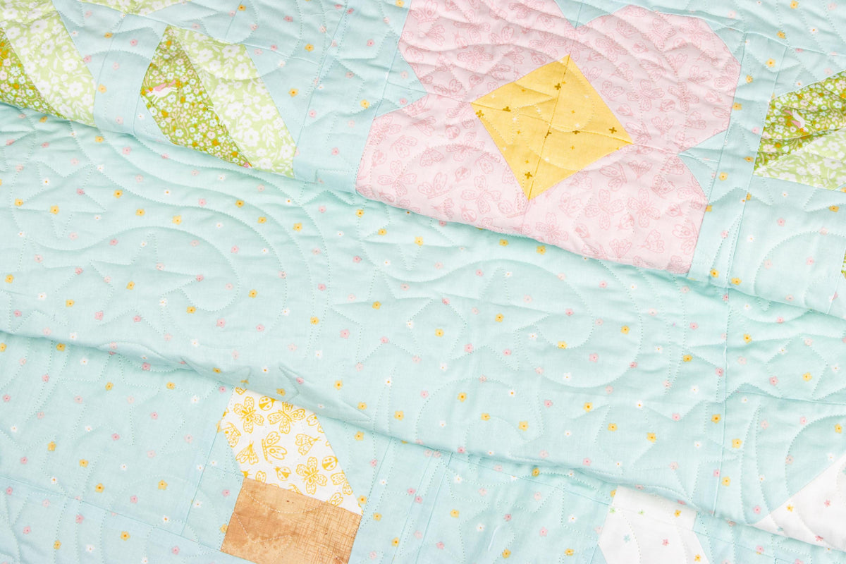 Little Posies Unicorn Garden Quilt Kit  Riley Blake Designs  Apples & Beavers Pattern  KT-18320