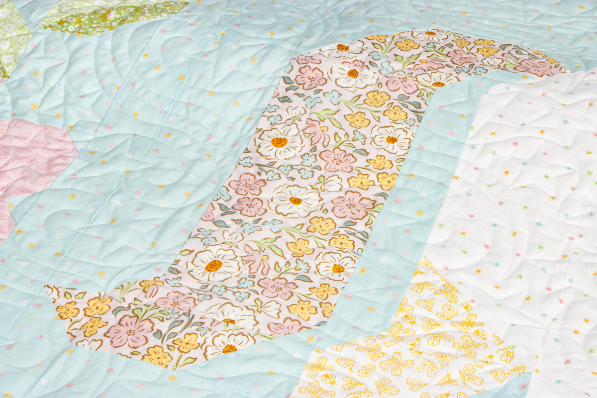 Little Posies Unicorn Garden Quilt Kit  Riley Blake Designs  Apples & Beavers Pattern  KT-18320